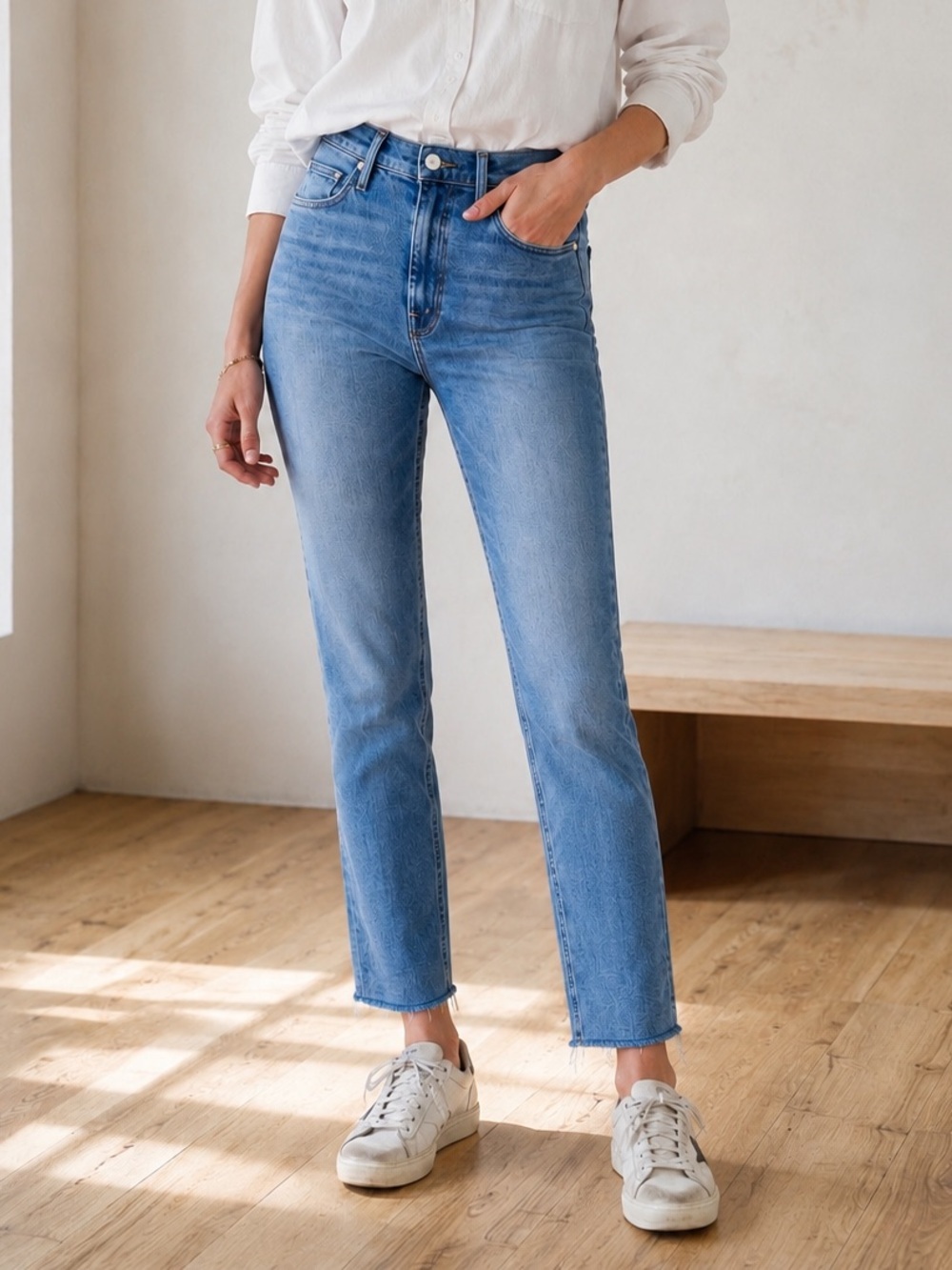 MOTHER Dazzler Crop Fray Jeans Blowing Kisses Blue Size 28